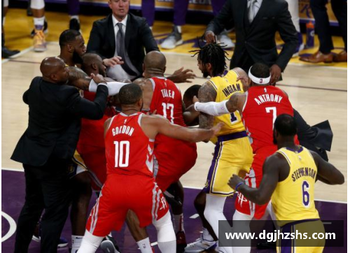 NBA球员肢体冲突：激情碰撞与情绪释放